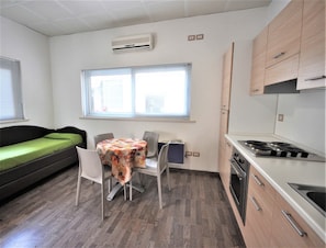 Comfort-Studio, Küche | Eigene Küche | Kühlschrank, Wasserkocher mit Kaffee-/Teezubehör