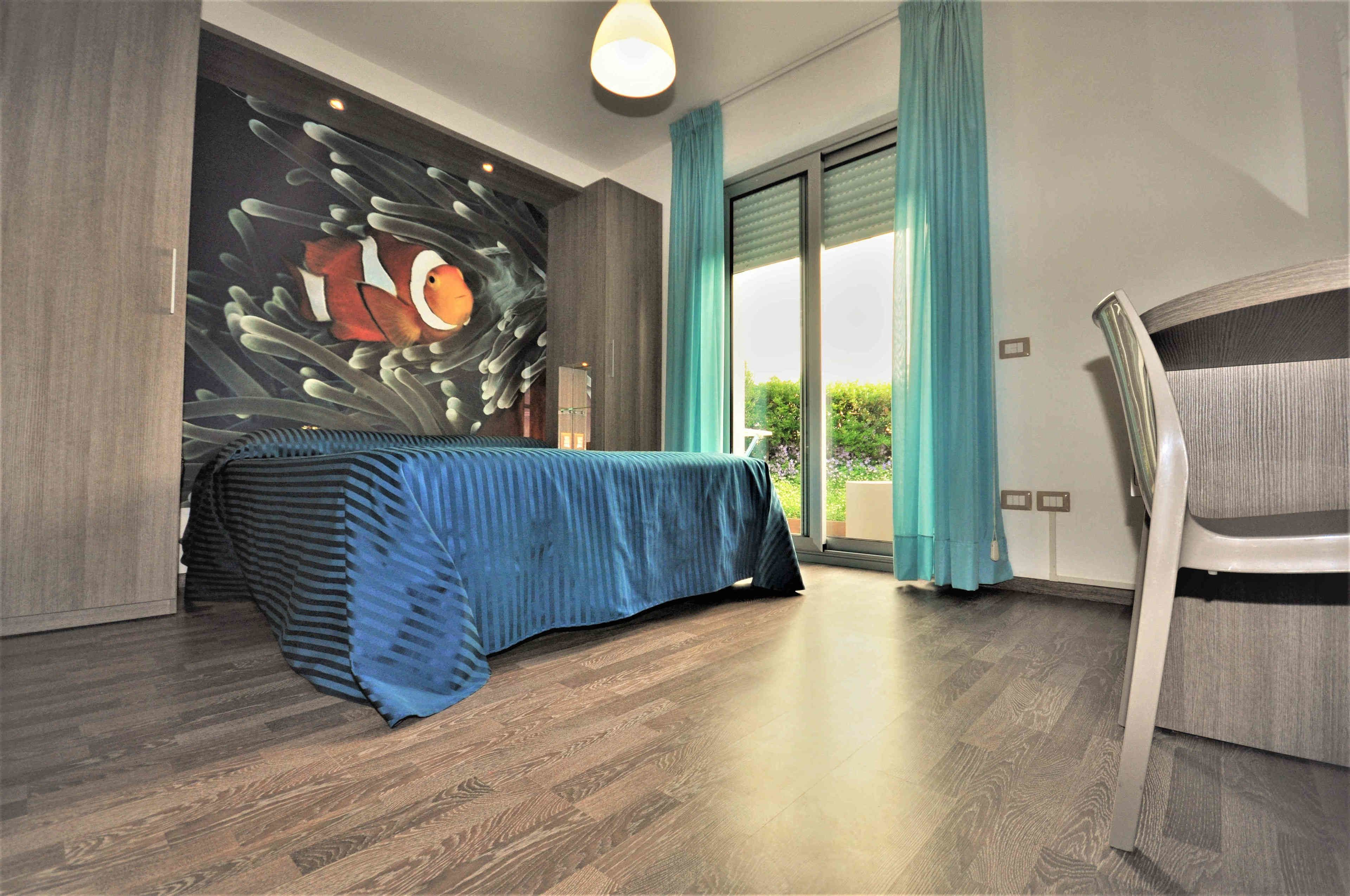 Rom – superior, 1 soverom, terrasse | Minibar, safe på rommet, skrivebord og skrivebord for bærbar PC