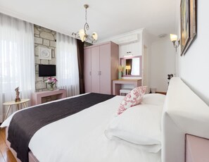 Deluxe Cift Kisilik veya iki Yatakli Oda | 1 habitación, ropa de cama de alta calidad, edredón y minibar