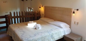 Desk, soundproofing, cots/infant beds, free WiFi - Agriturismo Mare e Monti (Agerola)
