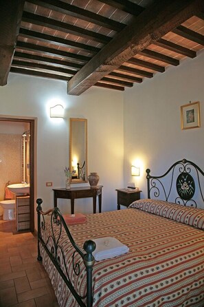 Premium bedding, desk, cots/infant beds, free WiFi - Agriturismo Ponte di Riocchio (Gubbio)