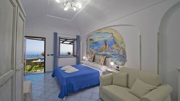 Comfort studio, 1 slaapkamer, uitzicht op zee | Een bureau, geluiddichte muren, gratis wifi, beddengoed