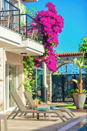Façade de l’hébergement. Rüzgar Gülü Otel