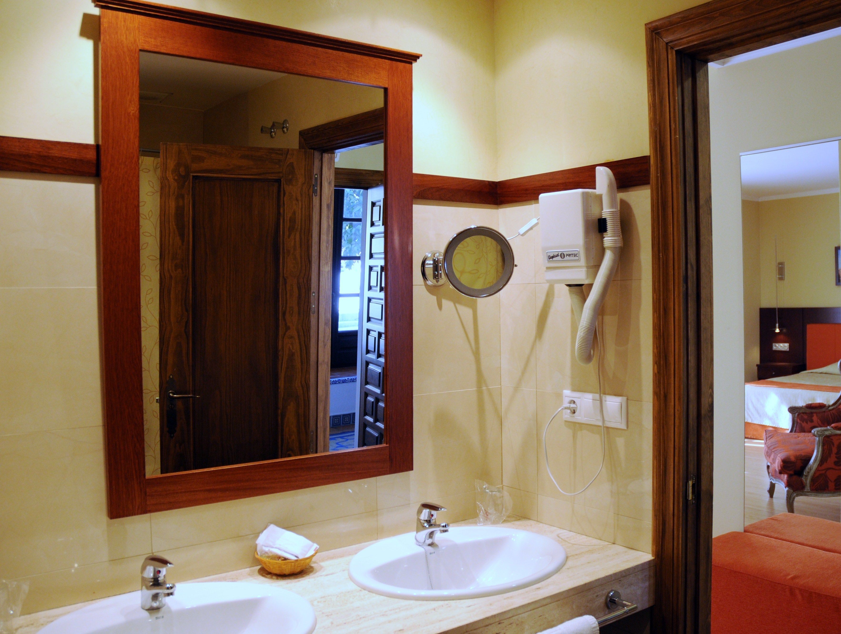 double room single use | bathroom | free toiletries, hair dryer, towels