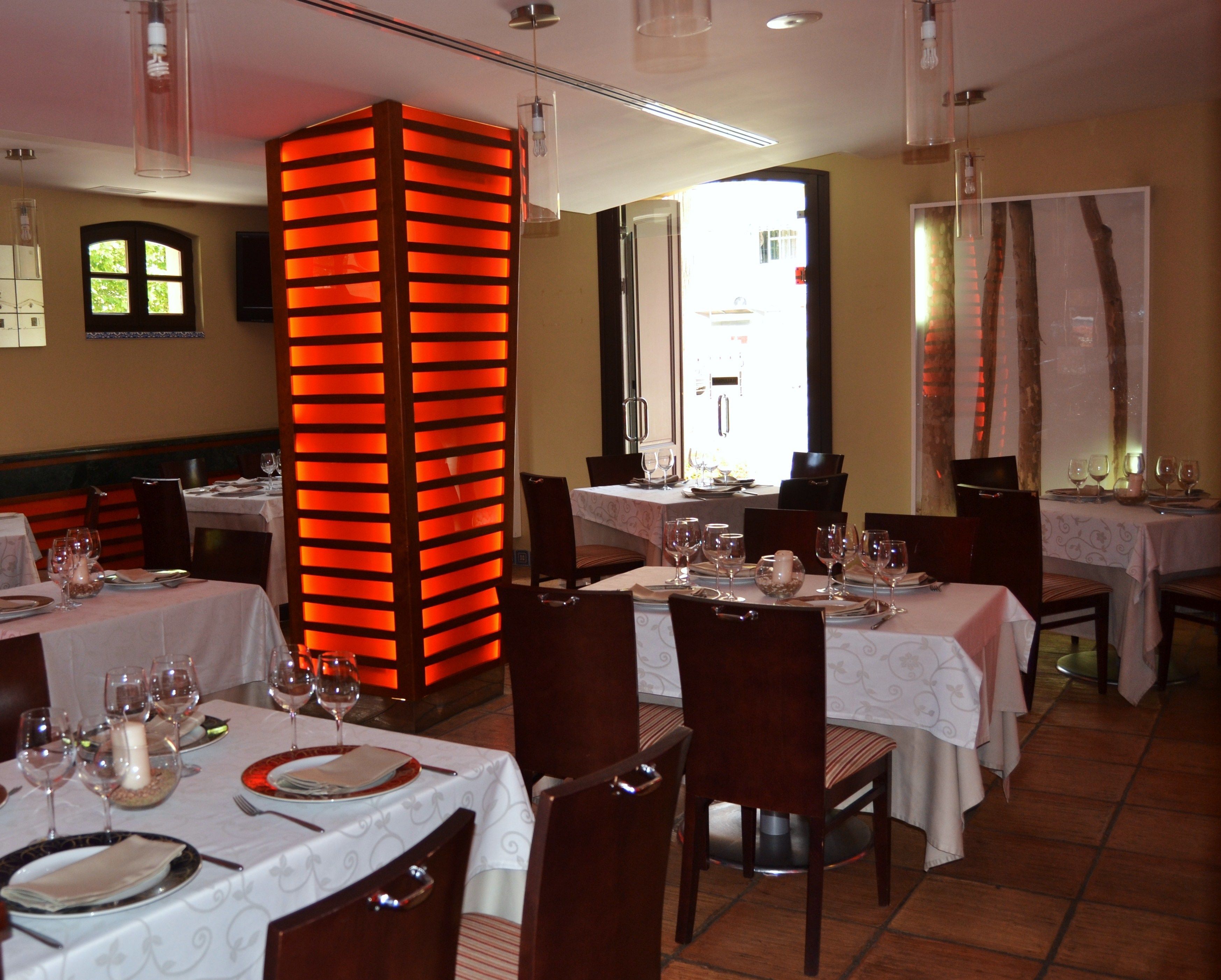 breakfast, lunch, dinner served; regional cuisine