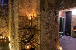 Hot tub, steam room, Turkish bath, body treatments, hydrotherapy - Ingrami Suites (Rome)