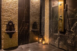 Hot tub, steam room, Turkish bath, body treatments, hydrotherapy - Ingrami Suites (Rome)