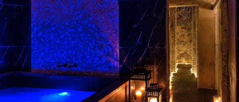 Private spa tub