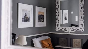 Comfort Room, 1 Twin Bed | Premium bedding, minibar, in-room safe, desk