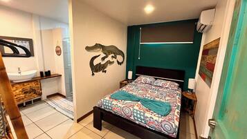 Habitación doble, accesible para personas con discapacidad | Cortinas opacas, wifi gratis, ropa de cama