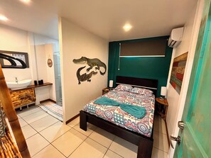 Quarto casal, acessível | Cortinas blackout, Wi-Fi de cortesia, roupa de cama