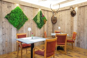 Lobby-Lounge
