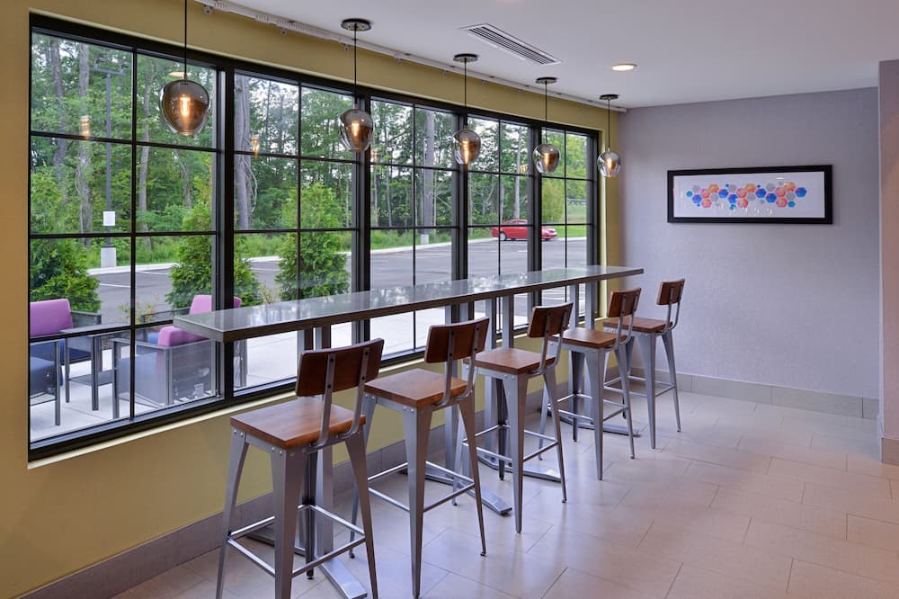 Holiday Inn Express & Suites Bryant - Benton Area by IHG