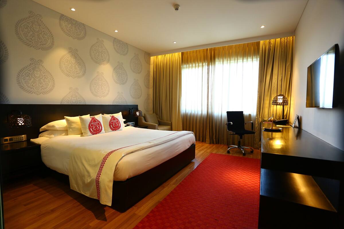 minibar, in-room safe, desk, soundproofing
