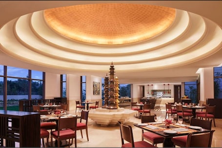 Restaurant. Vivanta Guwahati