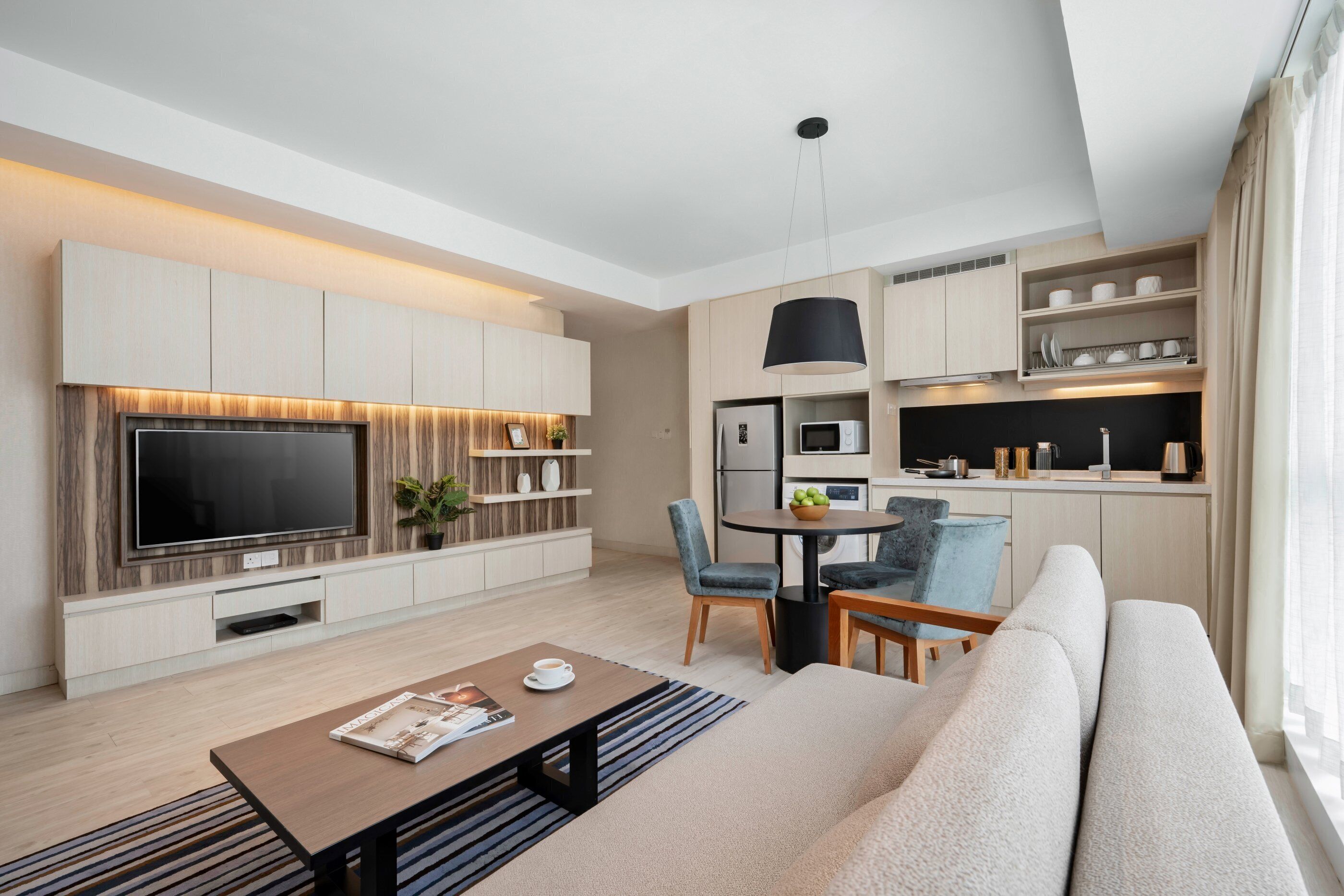 ตู้นิรภัยในห้องพัก, โต๊ะทำงาน, พื้นที่ทำงานแบบใช้แล็ปท็อป, ผ้าม่านกันแสง