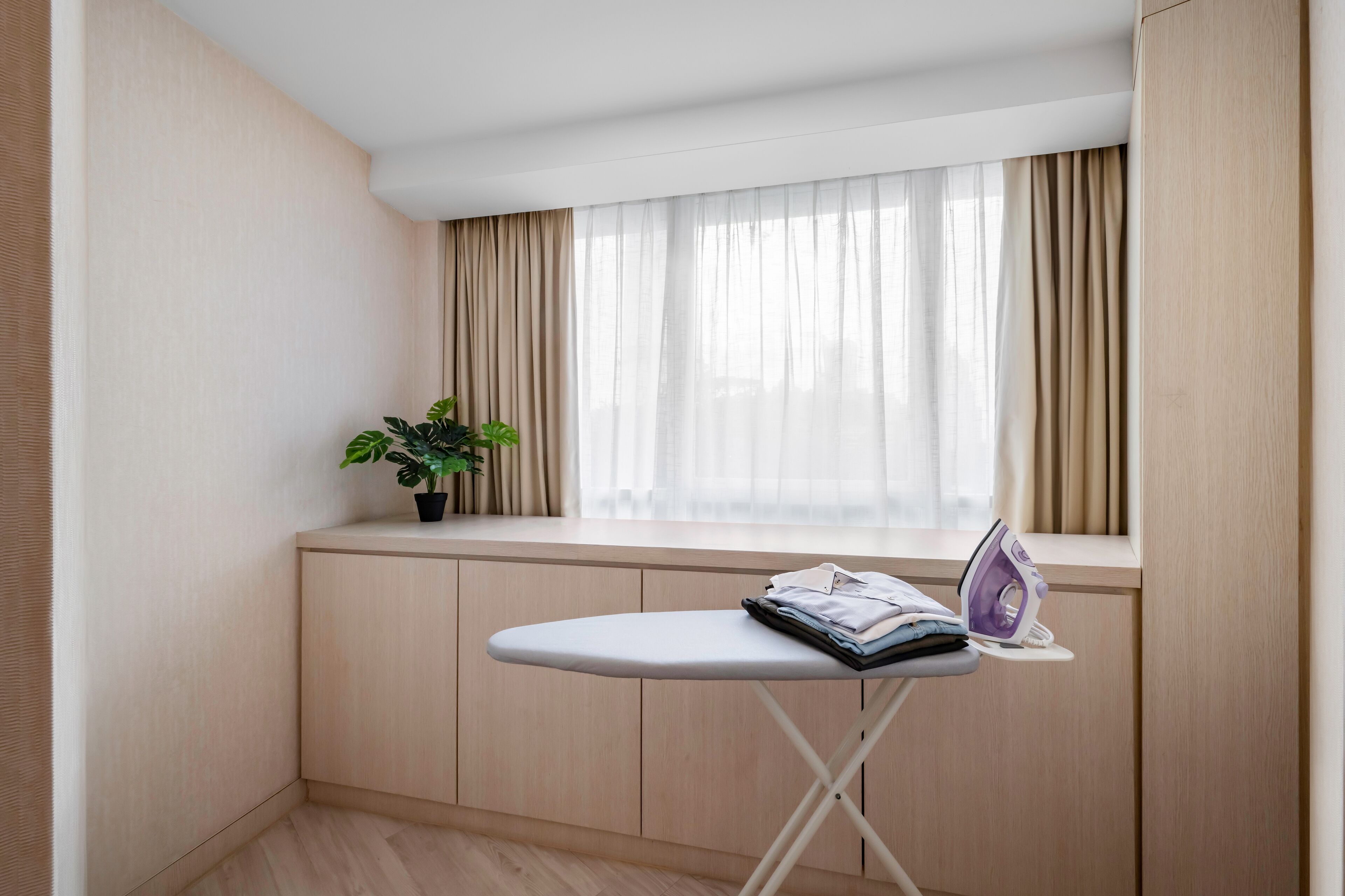 two bedrooms premier suite | 2 bedrooms, in-room safe, desk, laptop workspace