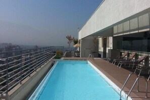 Piscine extérieure (ouverte en saison)