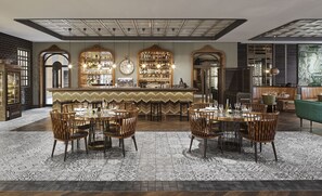 Bar (on property) - TITANIC Chaussee Berlin (Berlin)