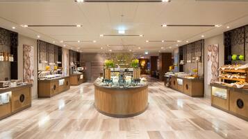 Desayuno buffet todos los días (EUR 25 por persona)