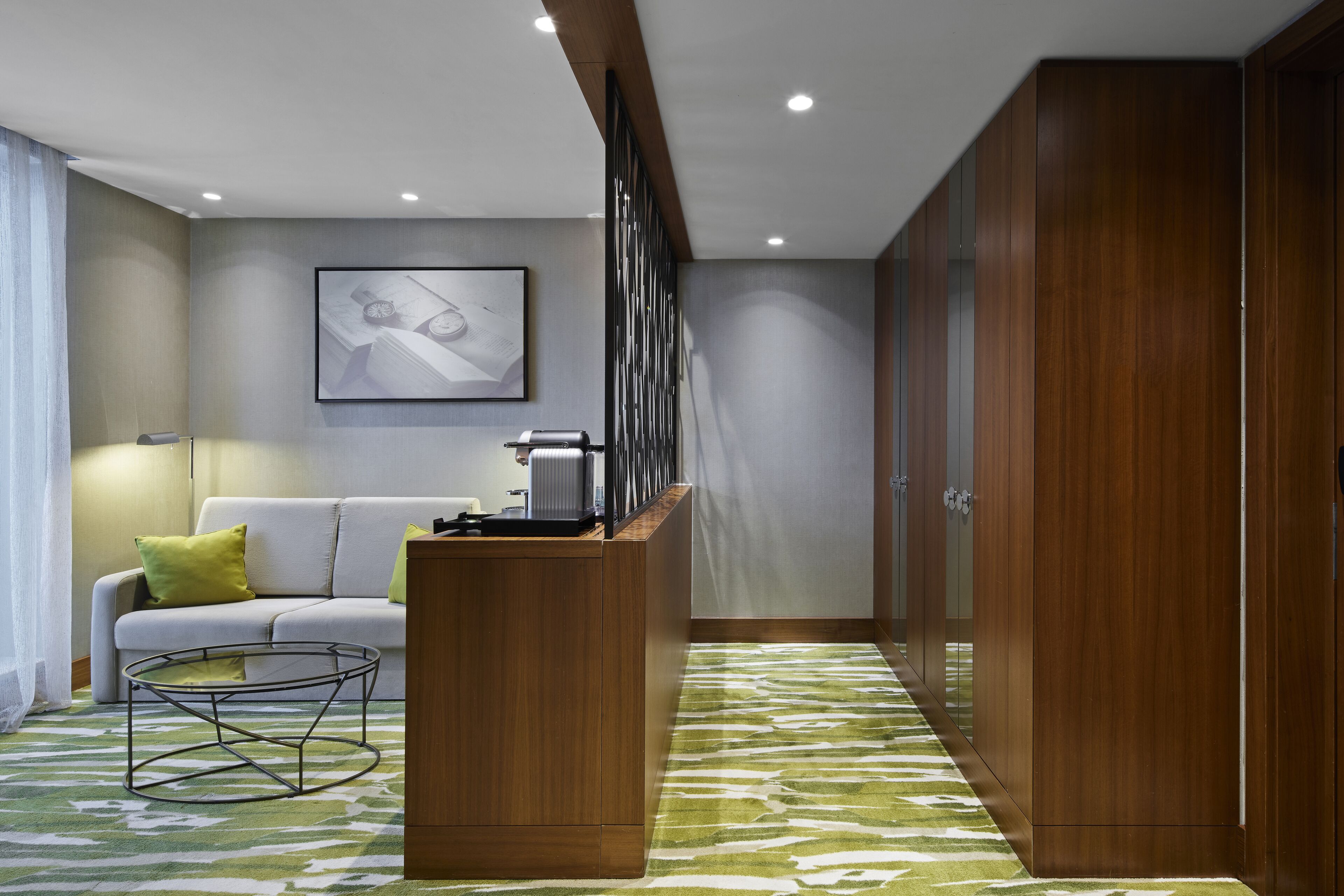 titanic suite | premium bedding, minibar, in-room safe, desk