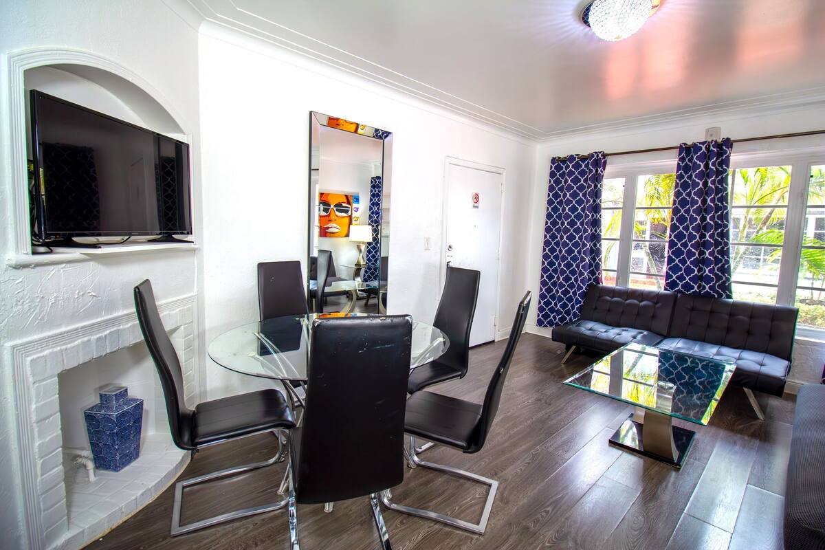 Classic Apartment, 3 Bedrooms | Living area | 32-inch flat-screen TV with cable channels, TV