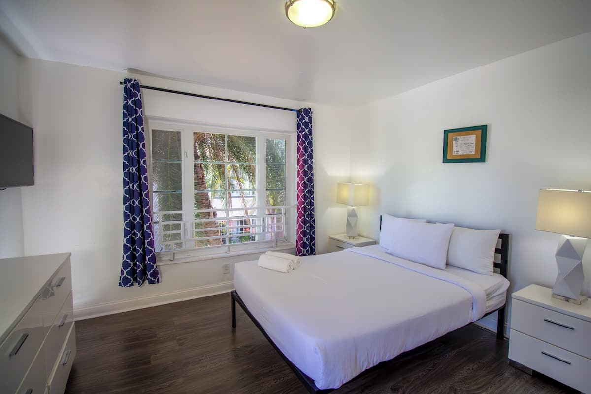 Economy Apartment, 2 Bedrooms | 2 bedrooms, in-room safe, desk, laptop workspace