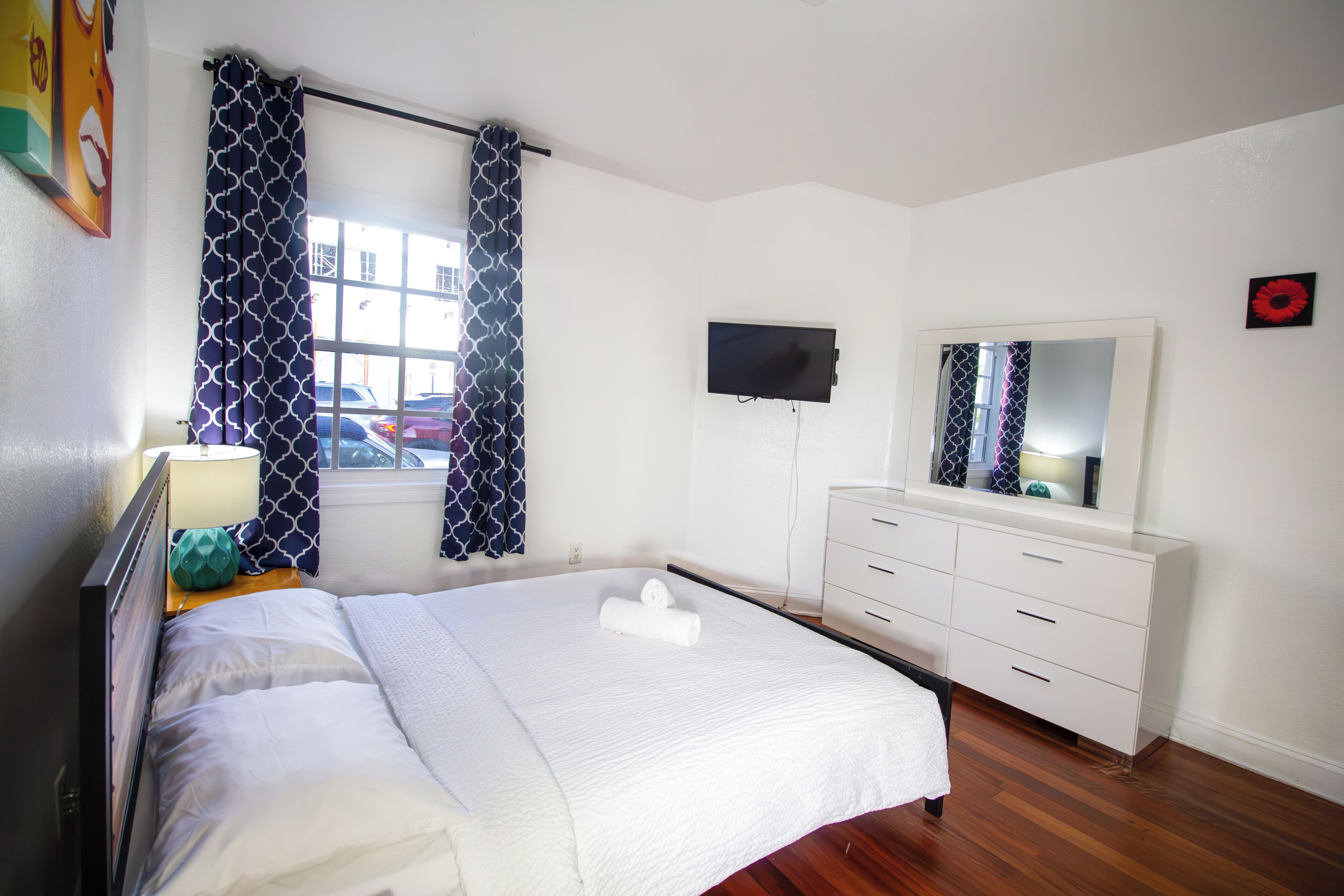 Apartment, 1 Bedroom | 1 bedroom, in-room safe, desk, laptop workspace