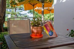 Outdoor dining - Palmyra (Lefkada)