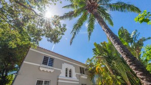 Exterior - L'Etoile Apartments Part of the Oasis Casita Collection (Miami Beach)