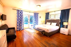 Premium Apartment, 2 Bedrooms, Poolside | 1 bedroom, Egyptian cotton sheets, premium bedding, desk - L'Etoile Apartments Part of the Oasis Casita Collection (Miami Beach)