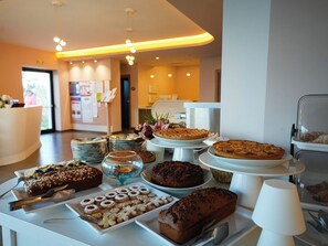 In-room safe, desk, soundproofing, free WiFi