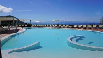 Colazione a buffet, servita tutte le mattine (8 EUR a persona)