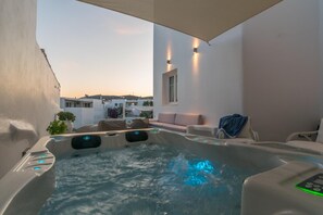 Bain à remous extérieur