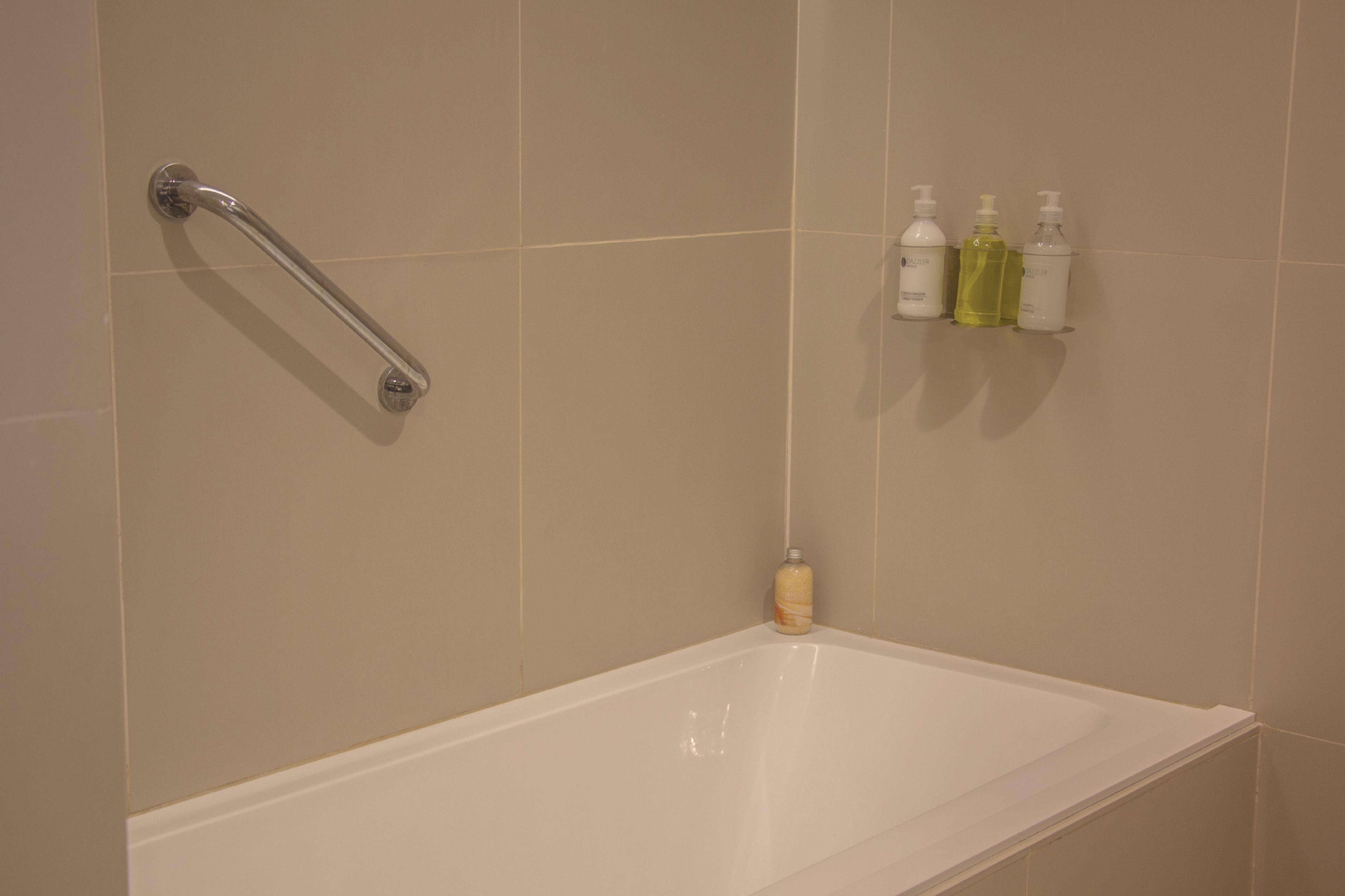 deep-soaking bathtub