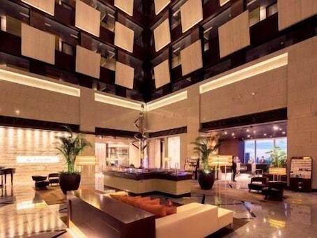 Lobby. Hotel Metropolitan Tokyo Marunouchi
