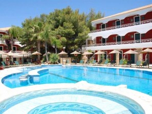 Outdoor pool - Vasilikos Beach (Zakynthos)