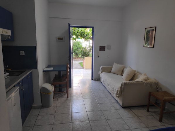 Free WiFi - Leonidas Studios & Apartments (Apokoronas)