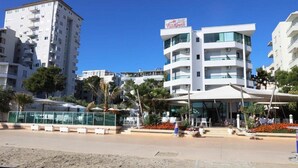 Unclassified image, 2 of 11, button - Ylli I Detit Hotel (Durres)