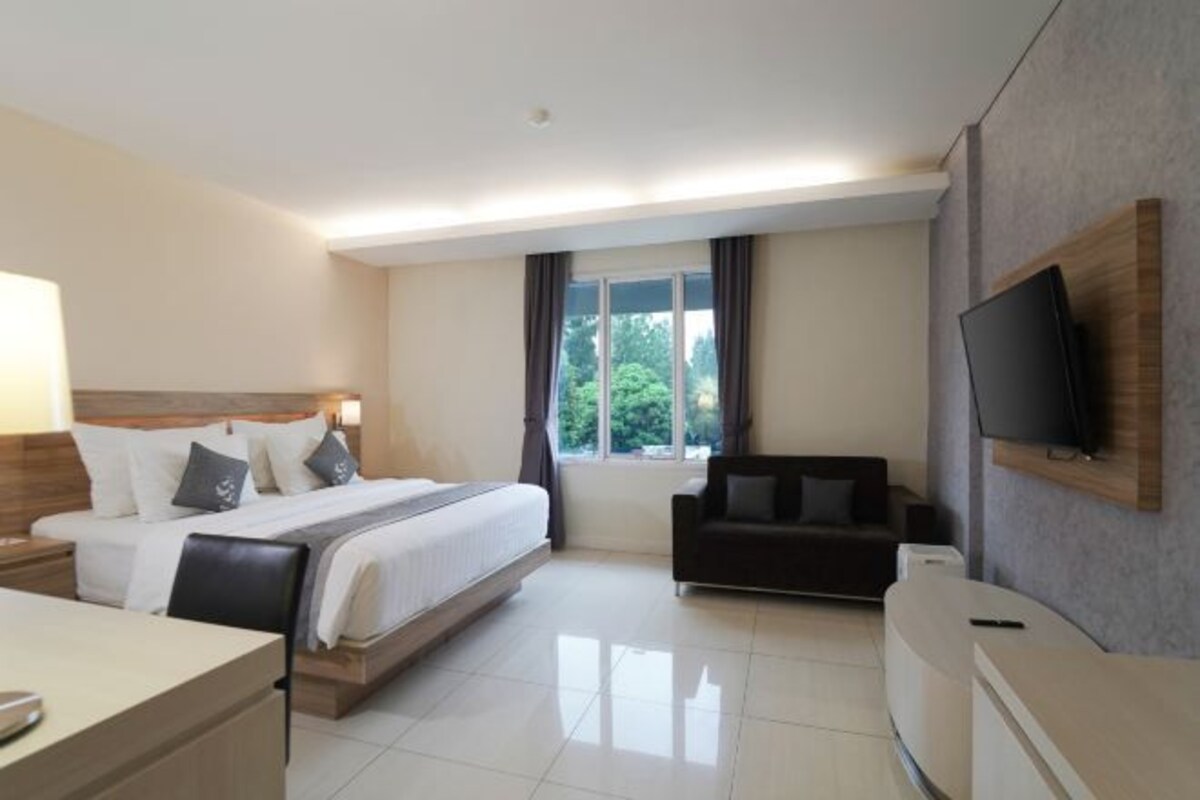 Premier Room