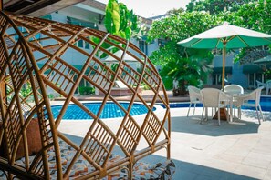 Outdoor dining - Patra Jasa Bandung (Bandung)