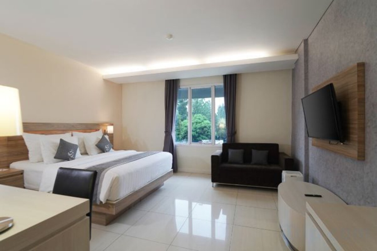 Premier Room