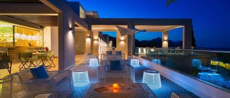 Indoor pool, outdoor pool