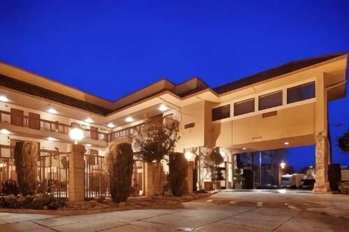 Best Western Plus Inn of Hayward