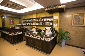 Lobby - Victoria (Tirana)