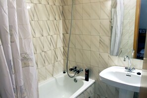 Bathroom - LCB Apartaments Pie de Pistas (Pas de la Casa)