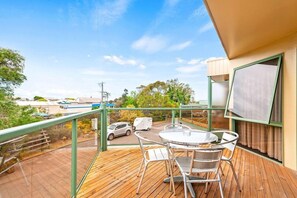 Outdoor dining - Comfort Inn and Suites Lakes Entrance (Lakes Entrance)