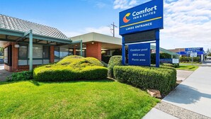 Property grounds - Comfort Inn and Suites Lakes Entrance (Lakes Entrance)