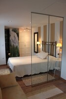 Apartment, 1 Bedroom, Terrace, Garden View | Bathroom | Free toiletries, hair dryer, towels