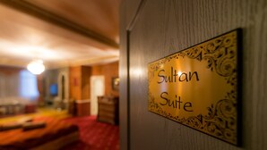 Suite de luxe, 1 llit de matrimoni gran, vistes a la ciutat | Equipament de l'habitació